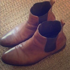 Men’s tan Chelsea Boot Size 12